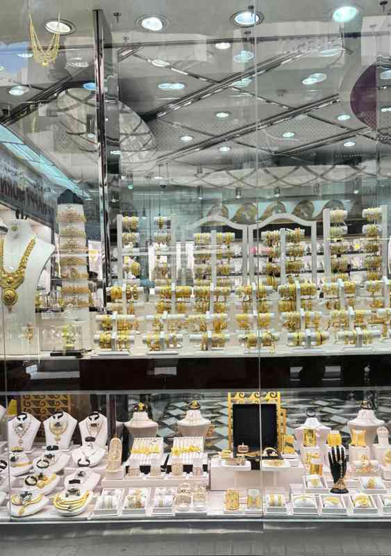 金饰橱窗的余晖：地缘政治震荡下的迪拜黄金市场观察 股票财经 金饰橱窗的余晖：地缘政治震荡下的迪拜黄金市场观察 股票财经