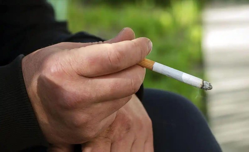  【医学研究】老年吸烟者科学戒烟指南：65岁后的生理适应与风险管控 健康养生 【医学研究】老年吸烟者科学戒烟指南：65岁后的生理适应与风险管控 健康养生